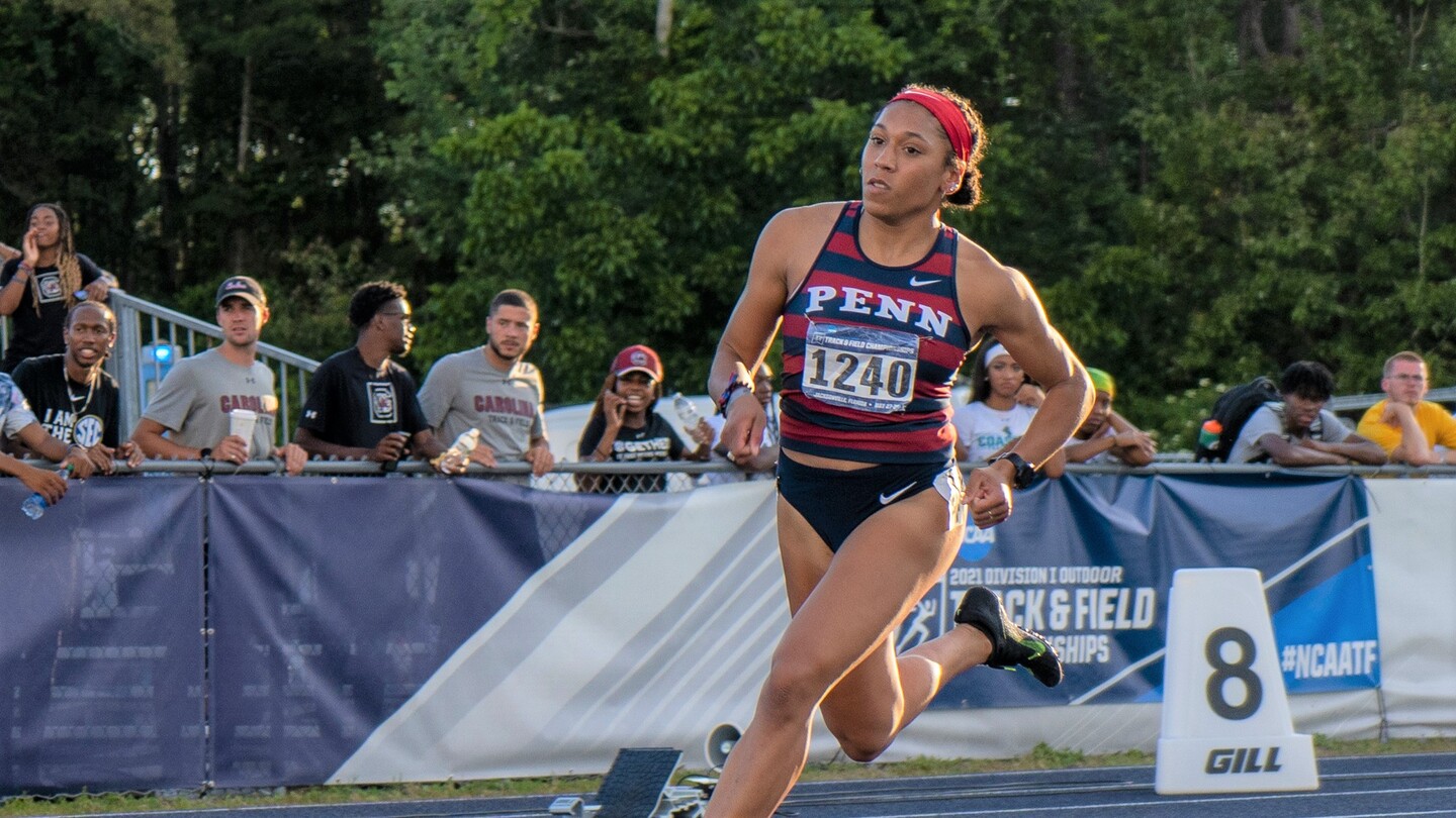 Third-year runner&nbsp;Isabella Whittaker runs a race.