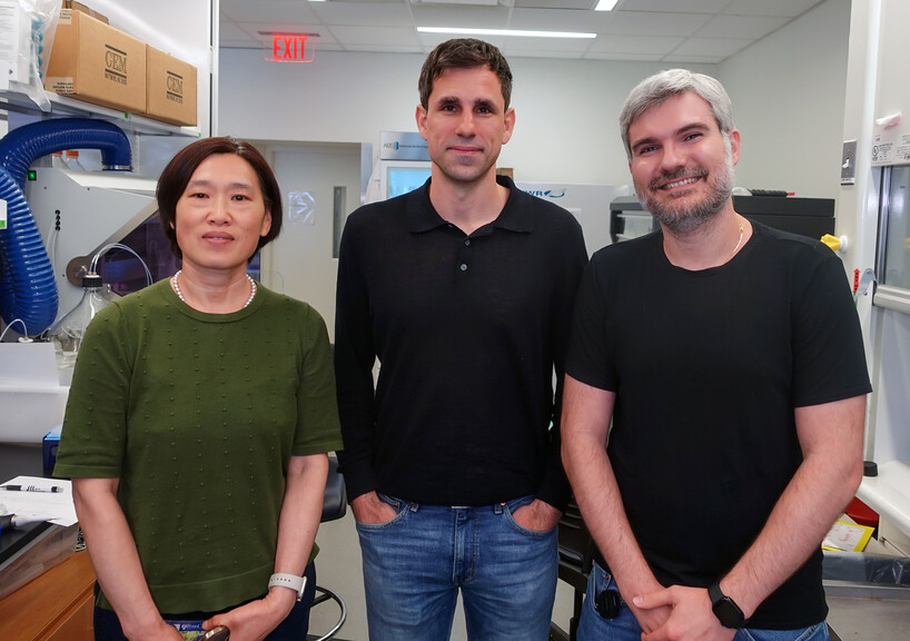 Sufen Li, César de la Fuente, and Marcelo Torres.