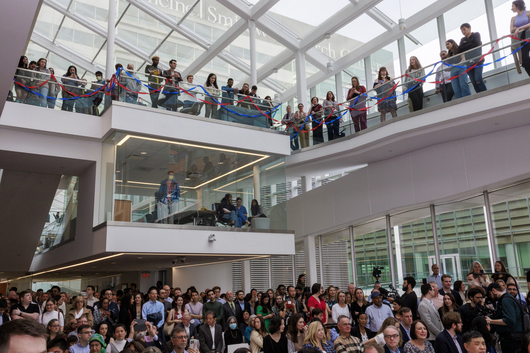 The crowd in Penn Medicine’s atrium on Match Day.