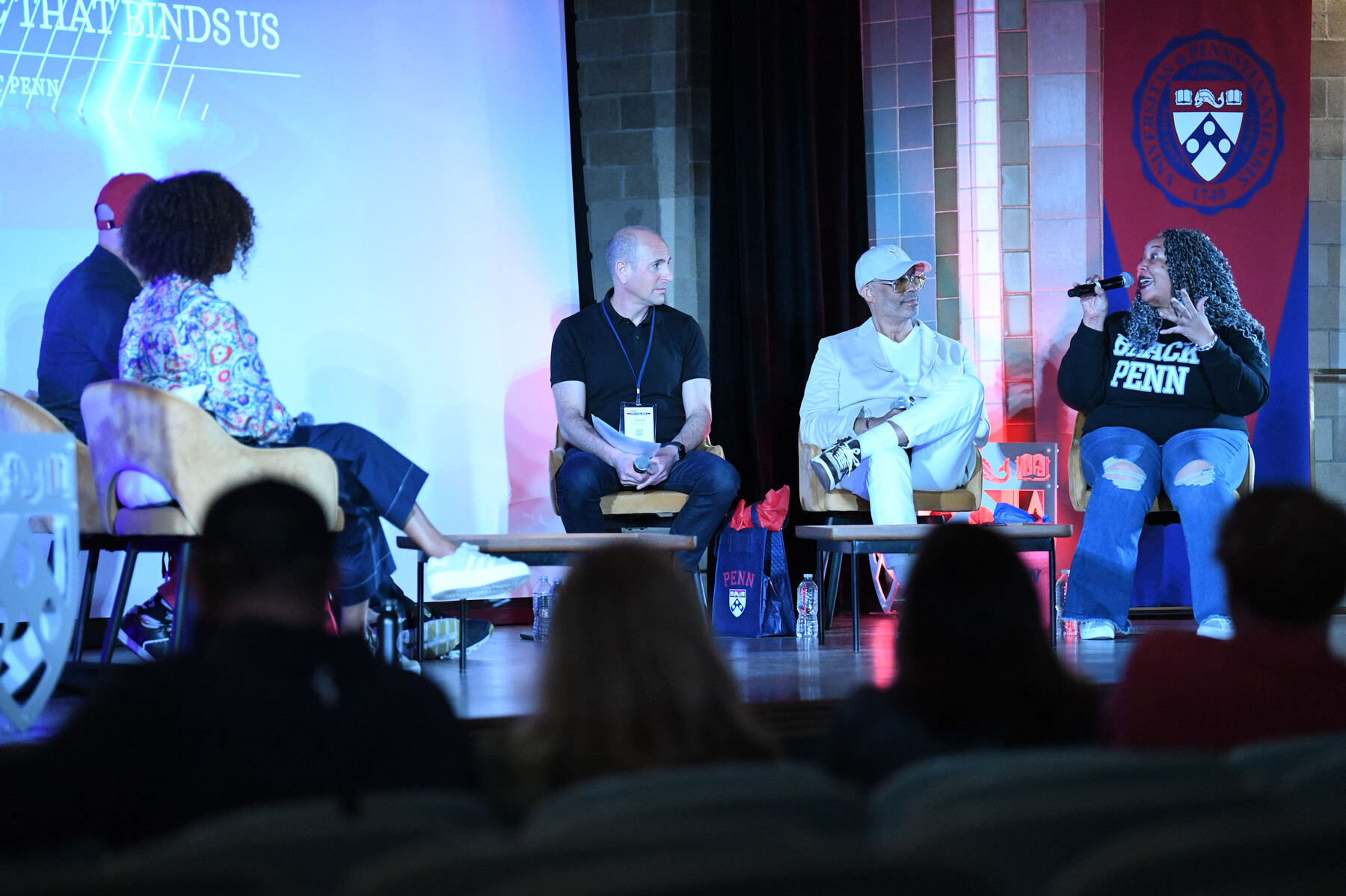 Jennifer Baltimore, Sean Diaz, Stu Fisher, Noah Isenberg, and Stephanie Renee on stage as a panel.