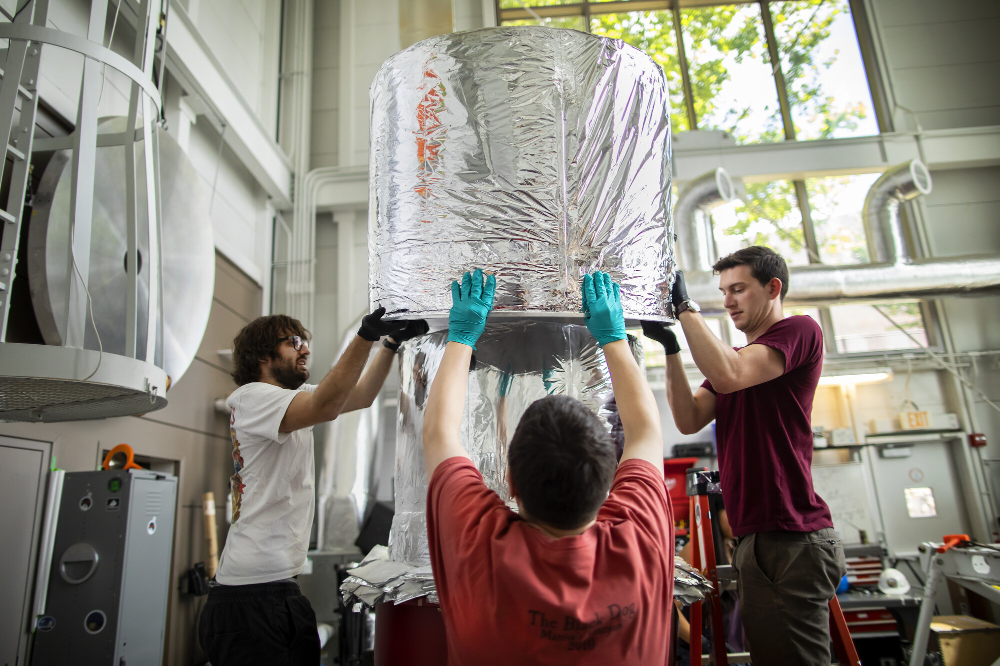 3 members of the blast project lifting equipment