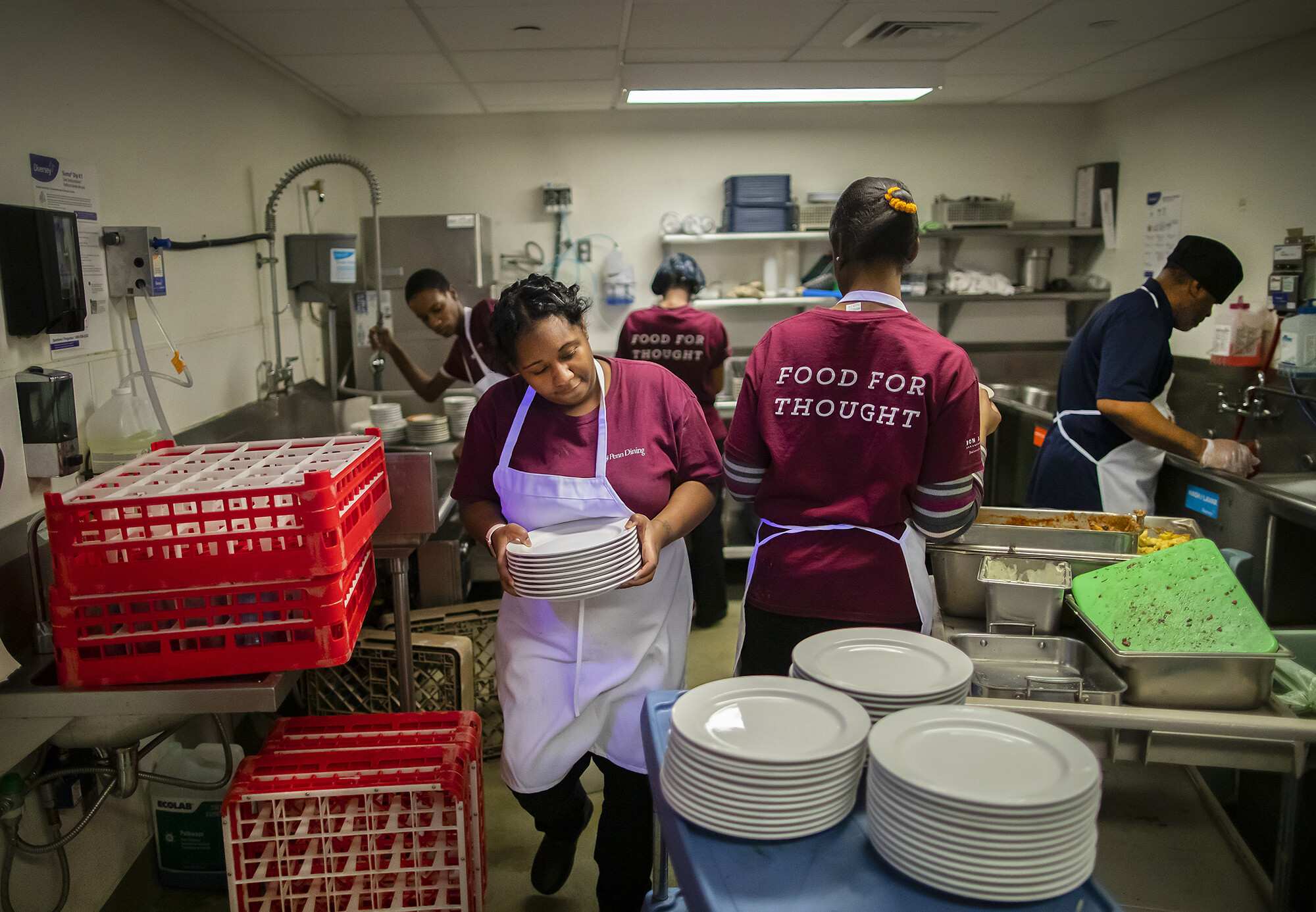 washing dishes in penn dining hall