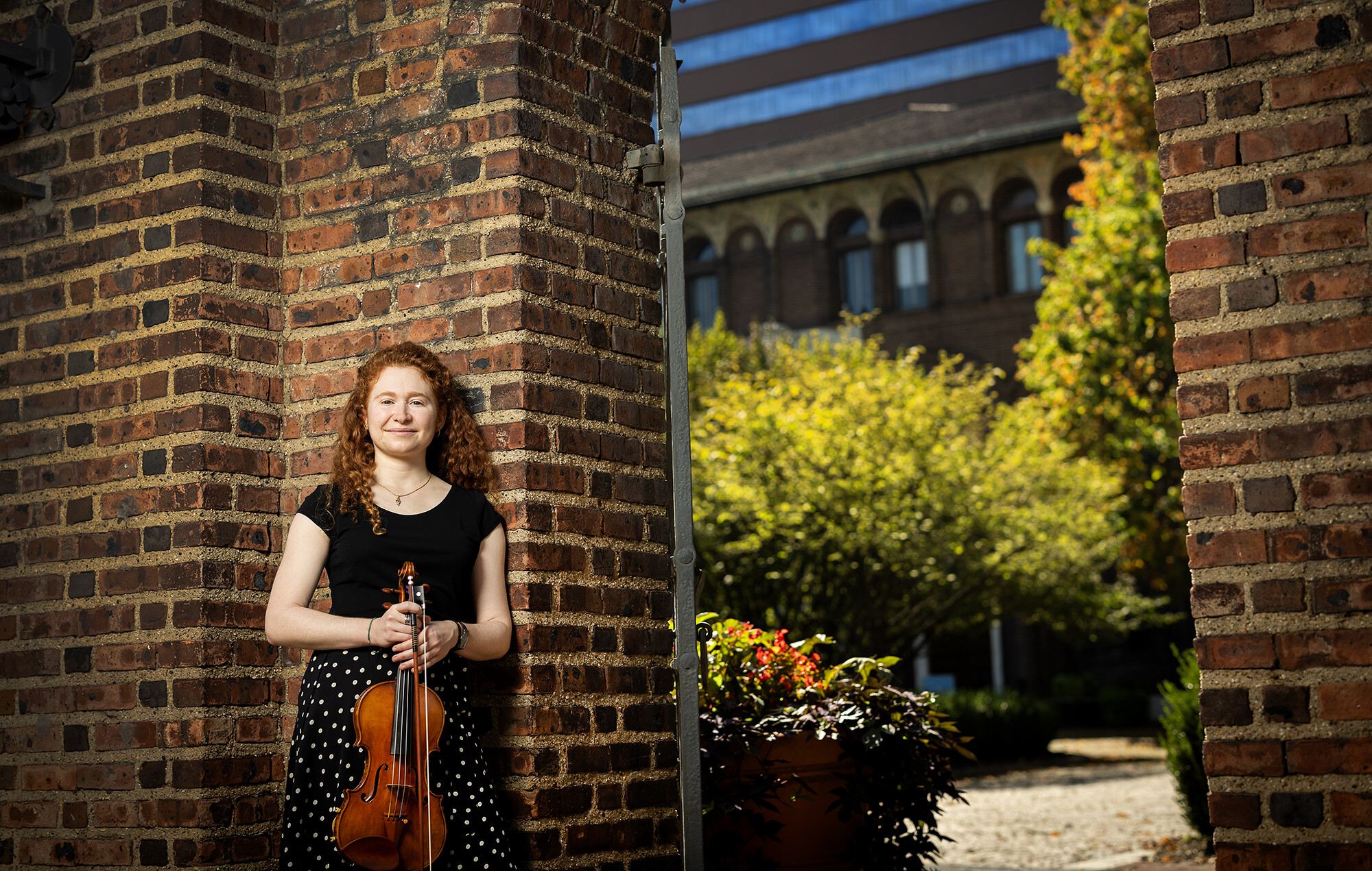 Juliet Glazer poses with violin.