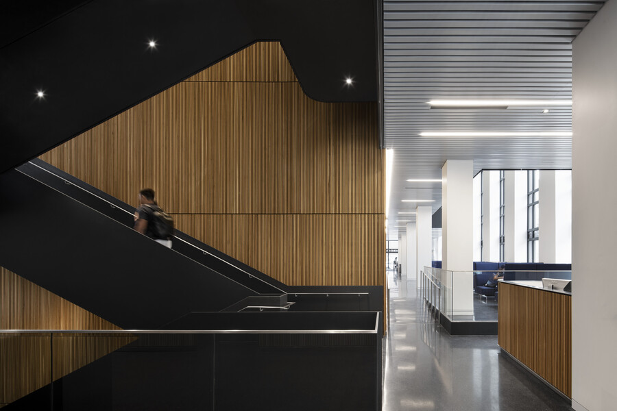 interior-lounge-of-the-Perelman-Center-for-Political-Science-and-Economics