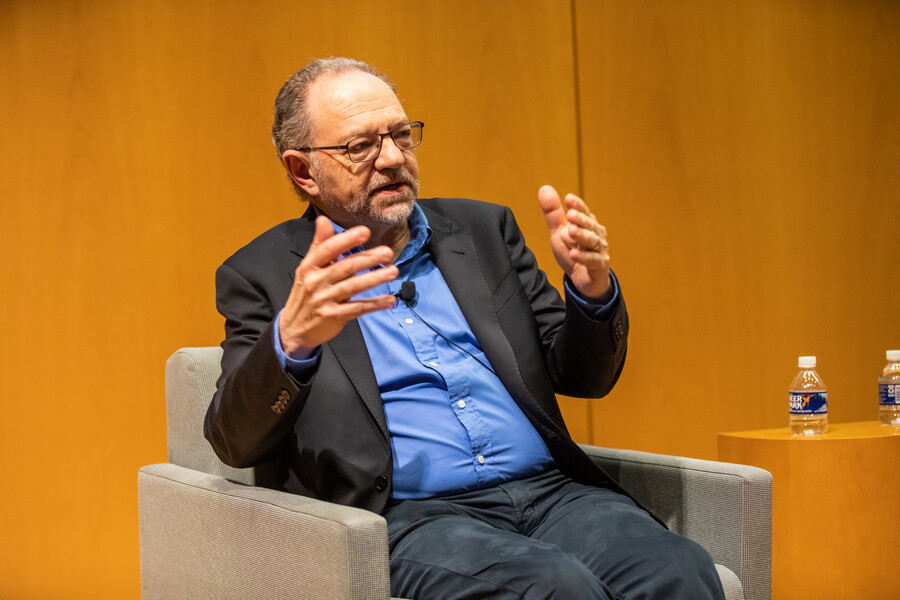 Moreno talking on stage