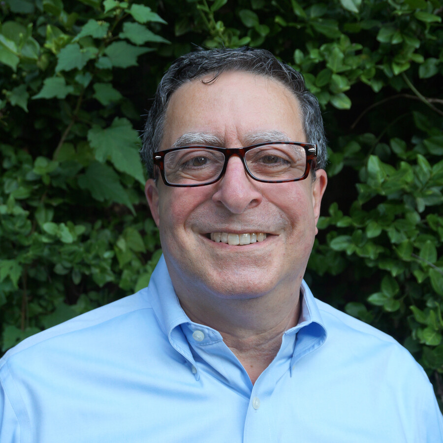 portrait of howard neukrug