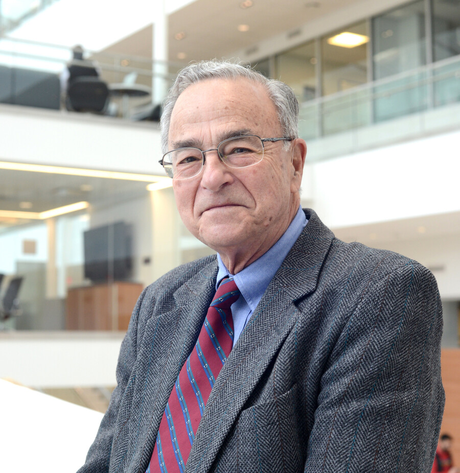 Vision researcher Gustavo Aguirre