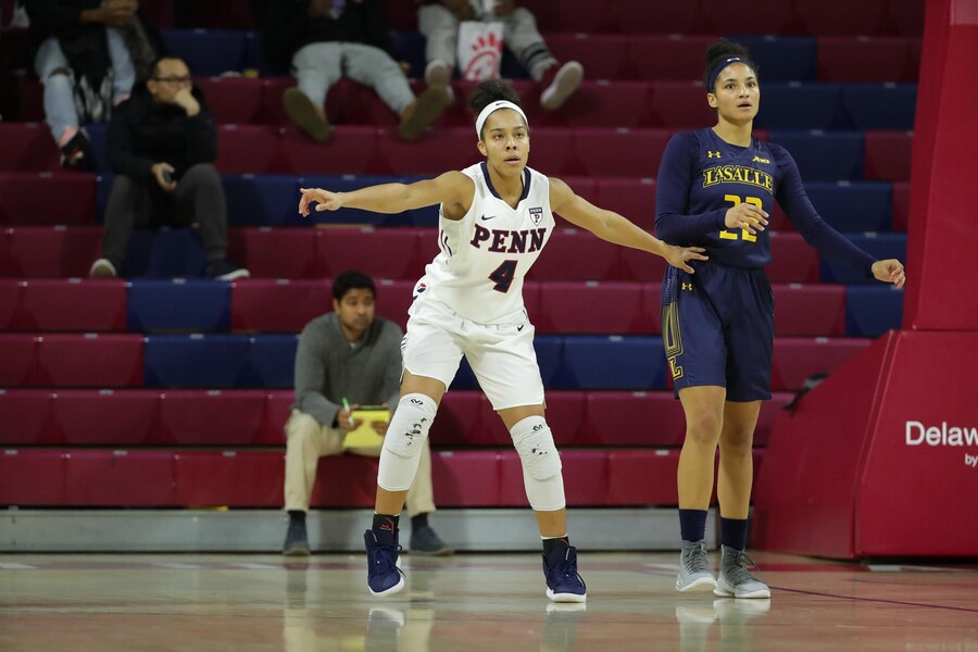 Suttle points while playing defense against La Salle.