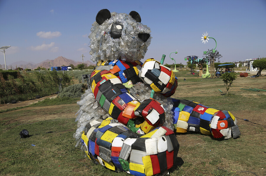 installation drawing attention to waste made from plastic material