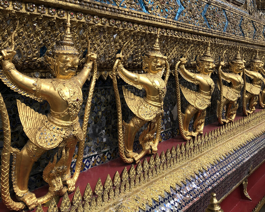 gold chinese decor