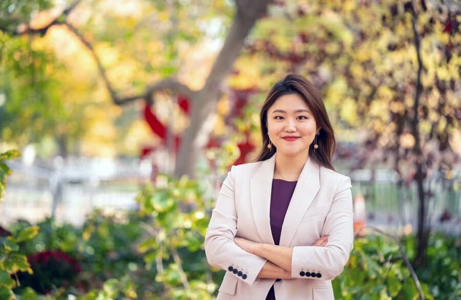 Xinyi Wang. 