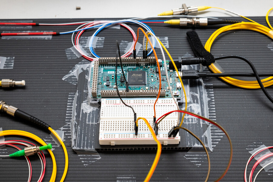 The Penn team’s tiny “Q-chip”