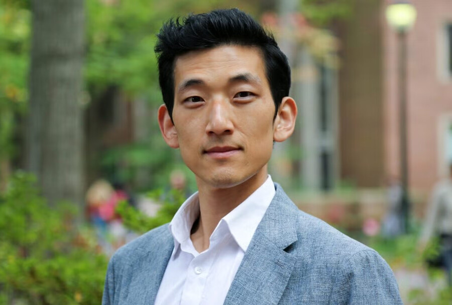 R. Jisung Park.