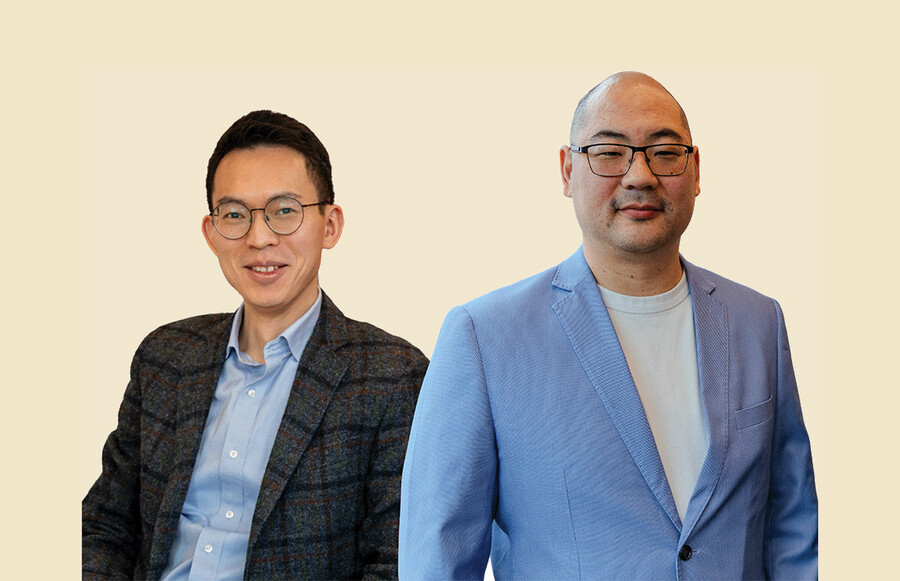 Bodong Chen (left) and Seiji Isotani.