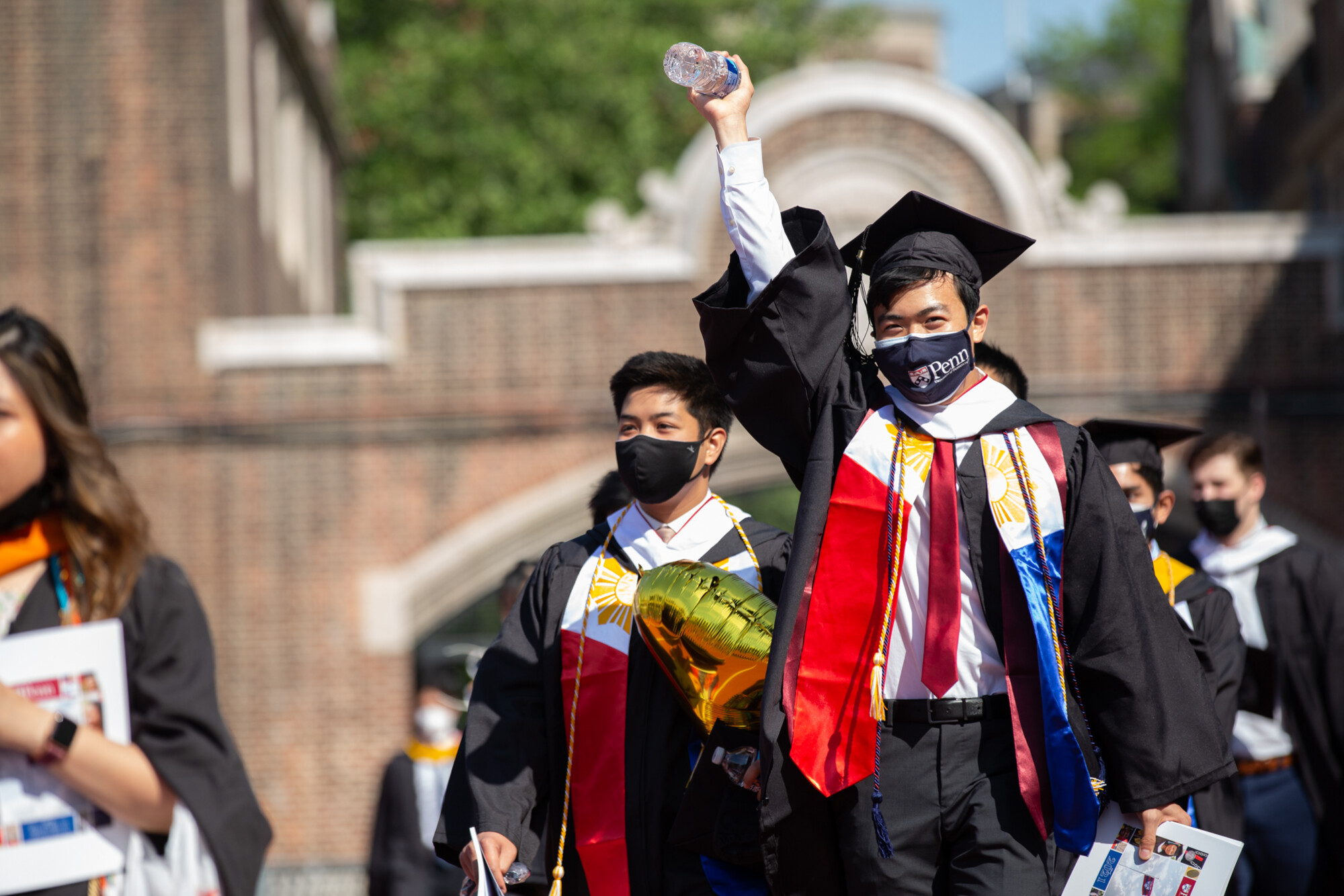 graduates entering franklin field