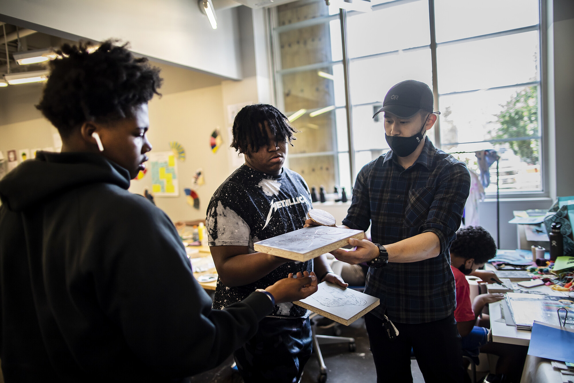 design to thrive high school students learning art at the pennovation center