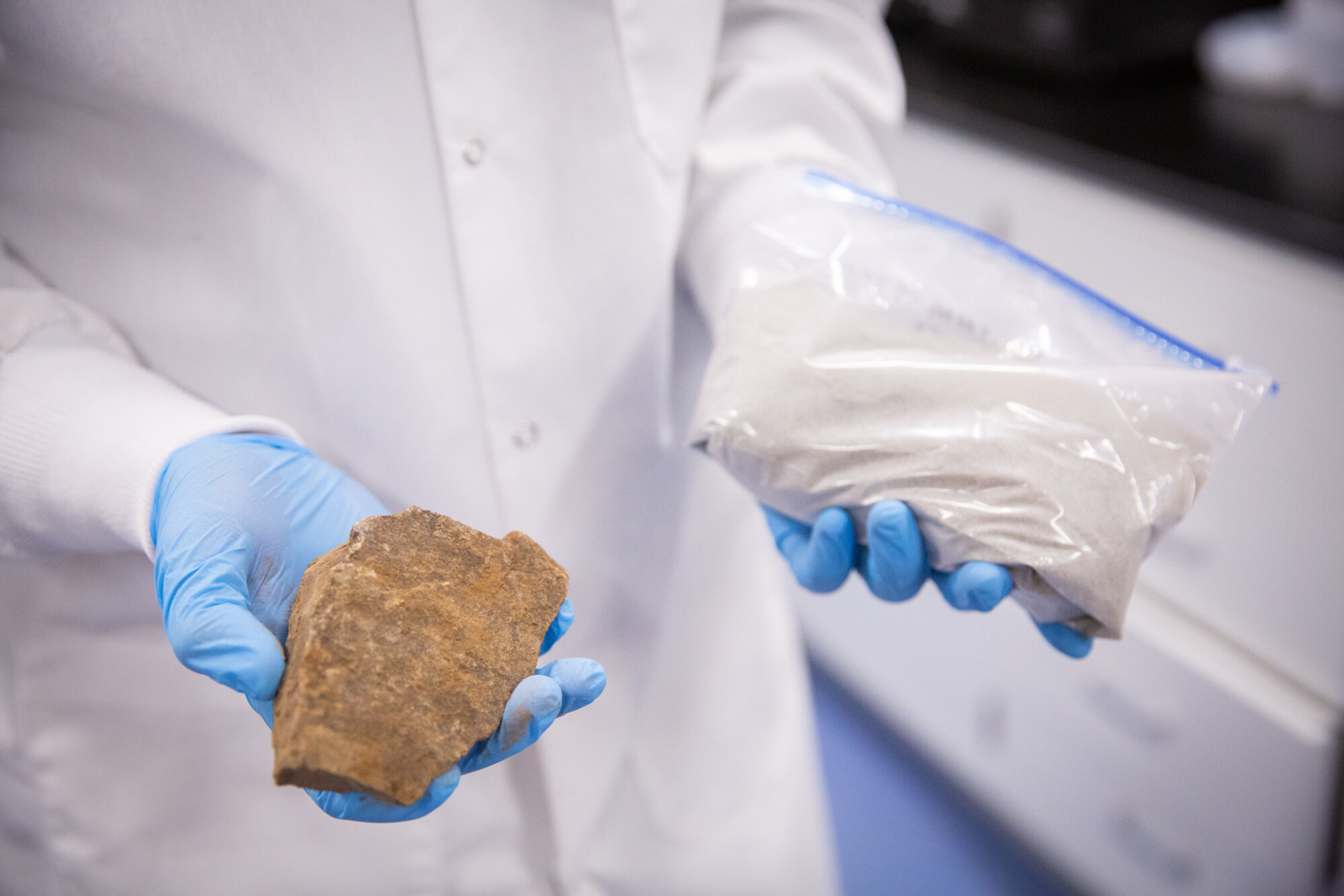 psarras showing 2 forms of rocks