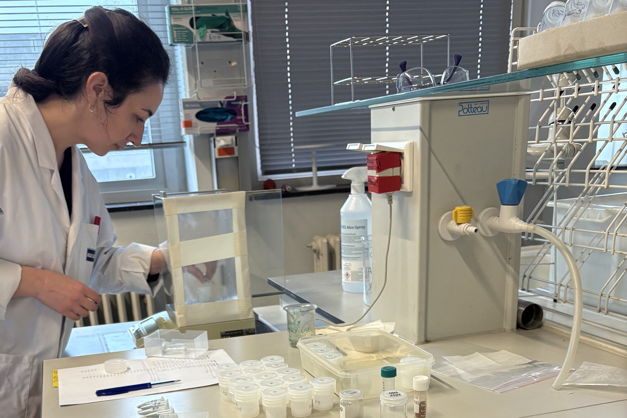 Vanessa Workman Workman processing samples for chemical and isotopic analyses at KU Leuven.