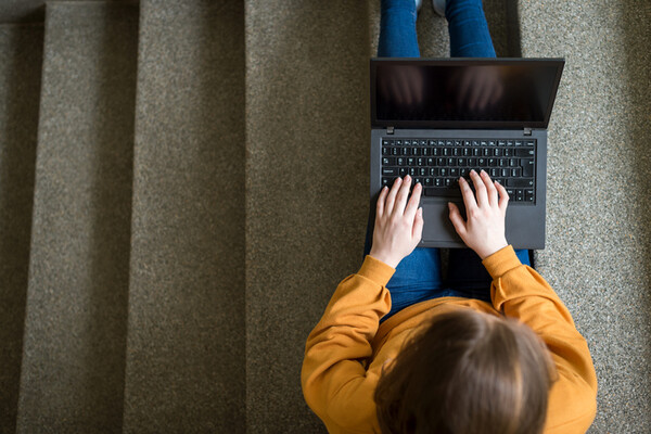teen_laptop