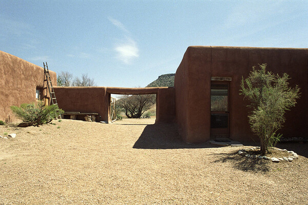 Exterior of Abiquiu House in sunlight