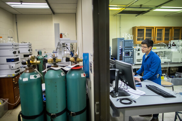 High-Throughput Experimentation Laboratory 