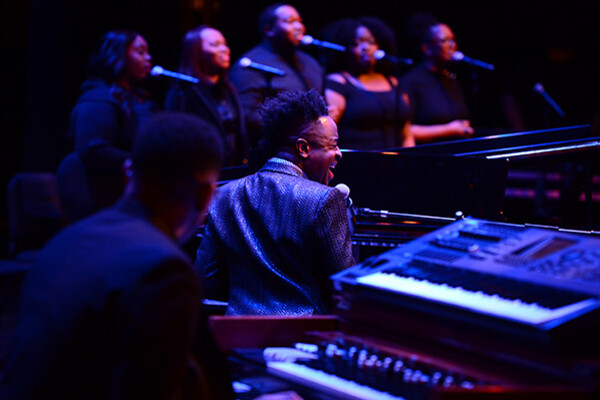 Damien Sneed at a keyboard