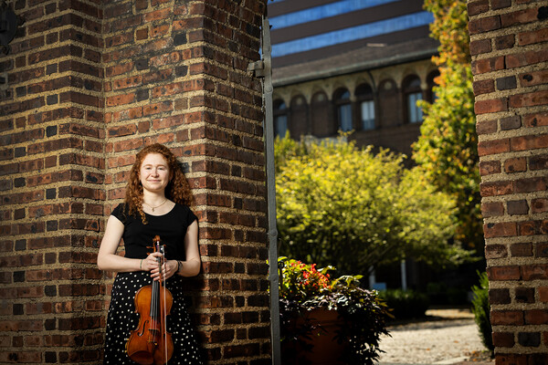 Juliet Glazer poses with violin.