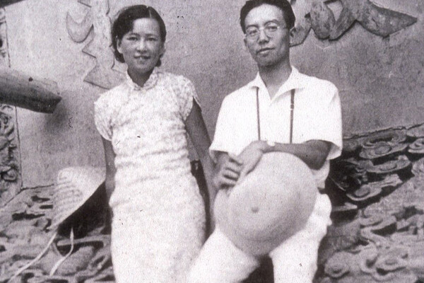 Lin Huiyin with Liang Sicheng at the Temple of Heaven